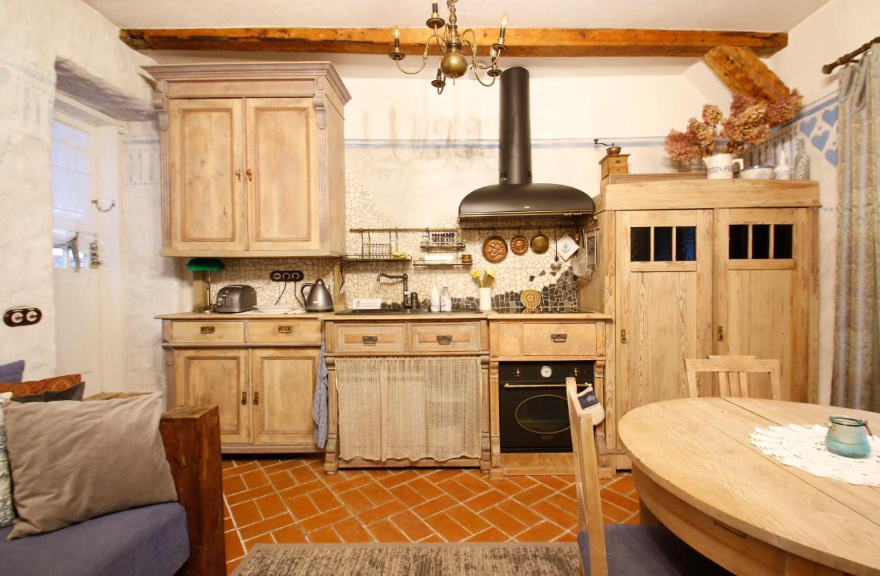 Bohemian Hideout, Old Town, *